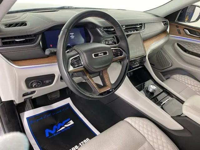 2022 Jeep Grand Cherokee Summit 4x2