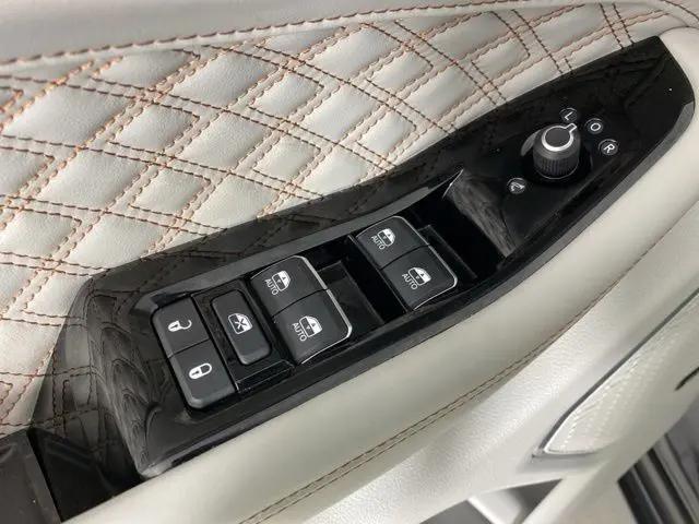2022 Jeep Grand Cherokee Summit 4x2