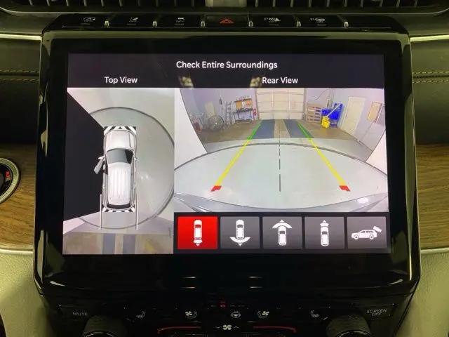 2022 Jeep Grand Cherokee Summit 4x2