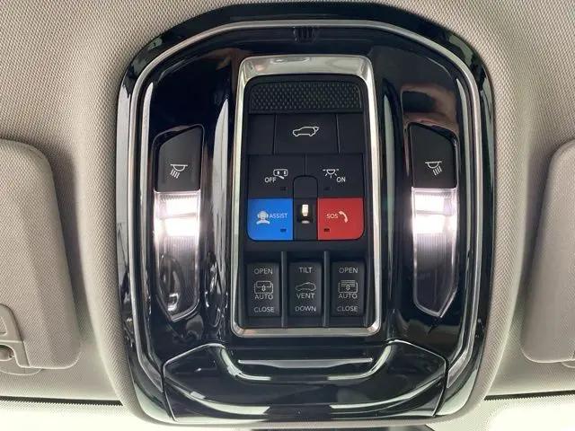2022 Jeep Grand Cherokee Summit 4x2