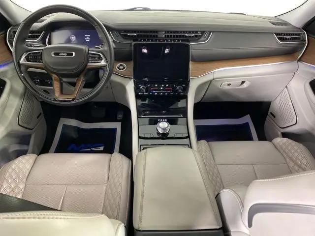 2022 Jeep Grand Cherokee Summit 4x2