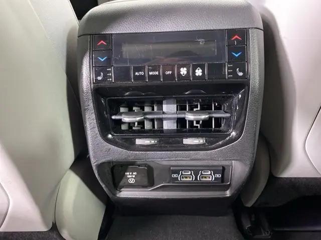 2022 Jeep Grand Cherokee Summit 4x2