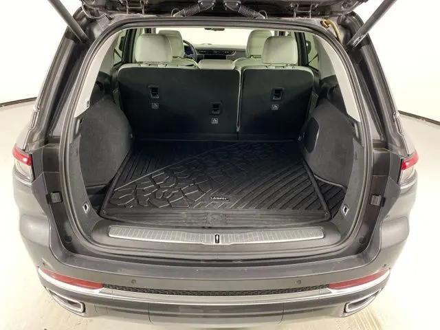 2022 Jeep Grand Cherokee Summit 4x2