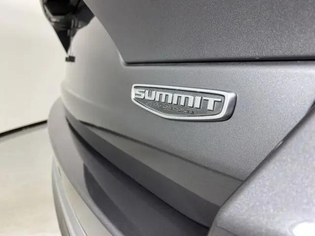 2022 Jeep Grand Cherokee Summit 4x2