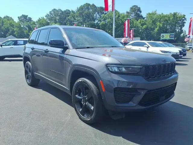 2023 Jeep Grand Cherokee Altitude 4x4 for sale in Greenville, NC