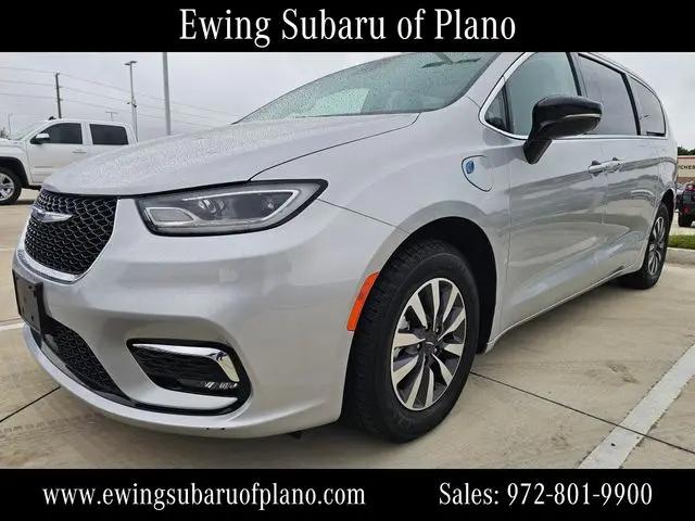 2024 Chrysler Pacifica Hybrid Select