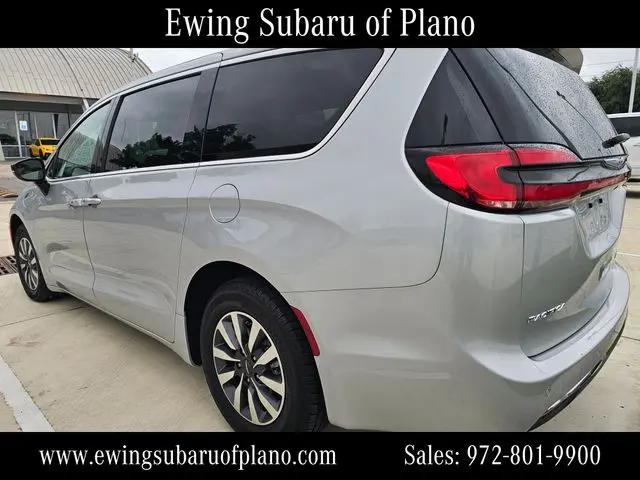 2024 Chrysler Pacifica Hybrid Select