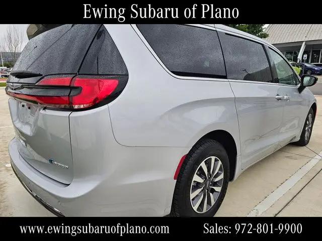 2024 Chrysler Pacifica Hybrid Select