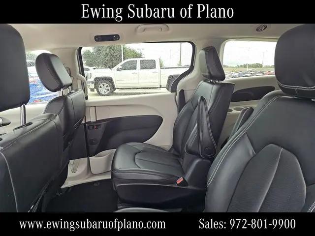 2024 Chrysler Pacifica Hybrid Select