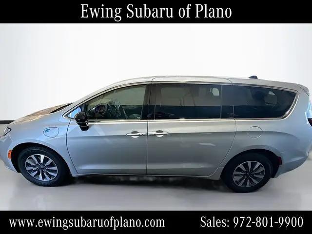 2024 Chrysler Pacifica Hybrid Select