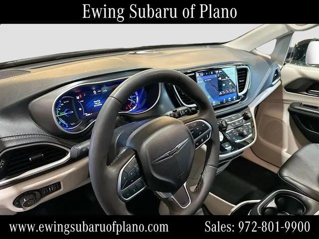 2024 Chrysler Pacifica Hybrid Select
