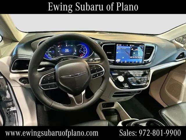 2024 Chrysler Pacifica Hybrid Select