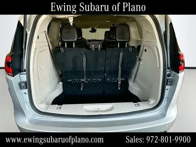 2024 Chrysler Pacifica Hybrid Select