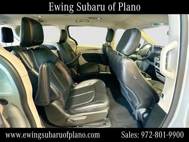 2024 Chrysler Pacifica Hybrid Select