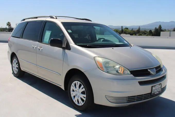 2004 Toyota Sienna LE