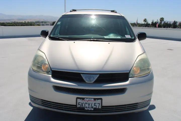 2004 Toyota Sienna LE