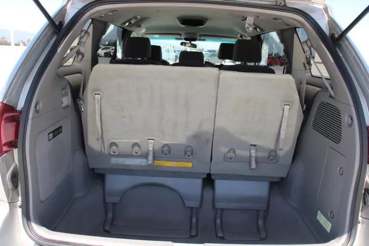 2004 Toyota Sienna LE