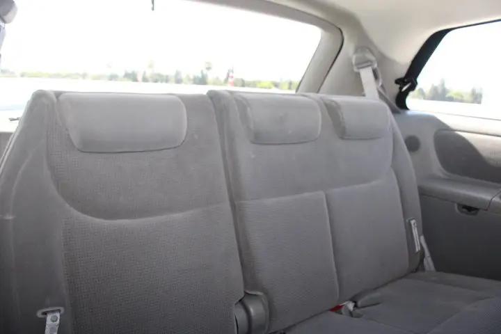 2004 Toyota Sienna LE