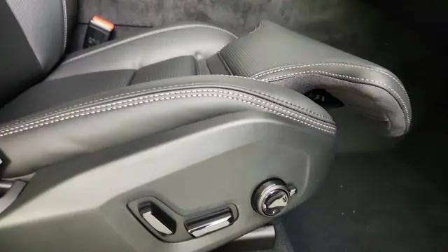 2026 Volvo XC60 Plug-In Hybrid Black Edition Ultra, T8 AWD Electric/Gasoline, Dark