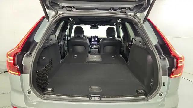 2026 Volvo XC60 Plug-In Hybrid Black Edition Ultra, T8 AWD Electric/Gasoline, Dark