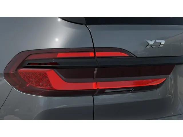 2027 BMW X7 M60i