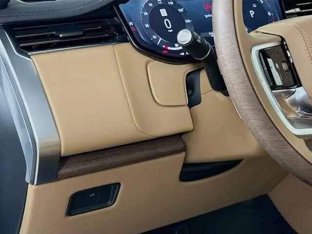 2026 Land Rover Range Rover P400 SE