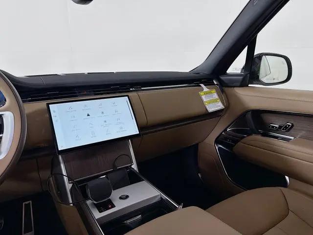 2026 Land Rover Range Rover P400 SE