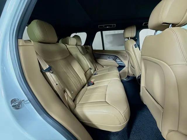 2026 Land Rover Range Rover P400 SE