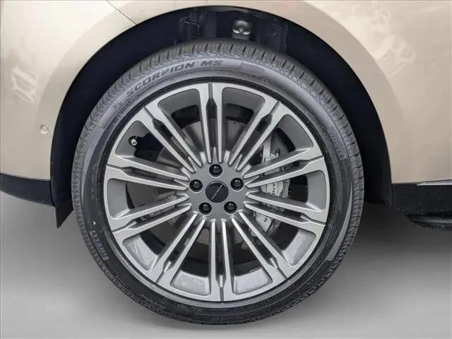 2026 Land Rover Range Rover P400 SE 7 Seat