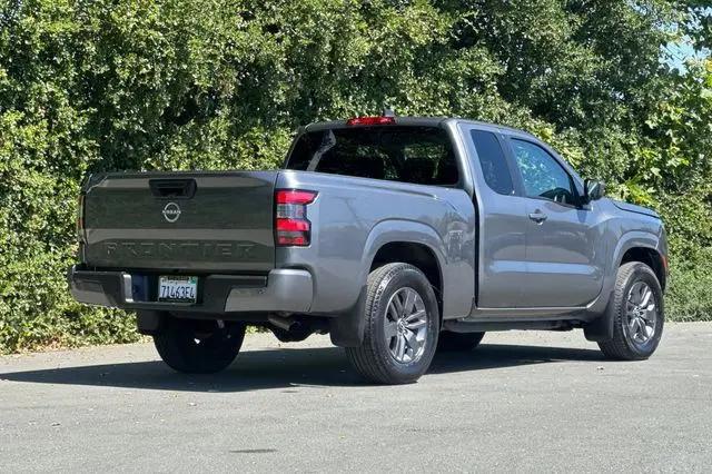 2025 Nissan Frontier King Cab SV 4x2