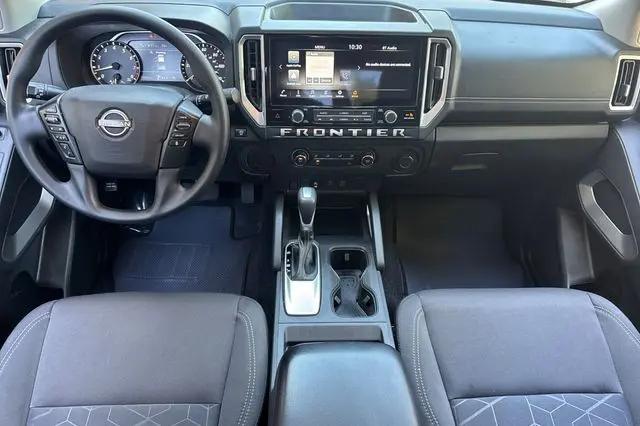2025 Nissan Frontier King Cab SV 4x2