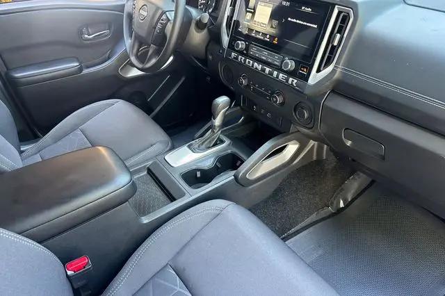 2025 Nissan Frontier King Cab SV 4x2