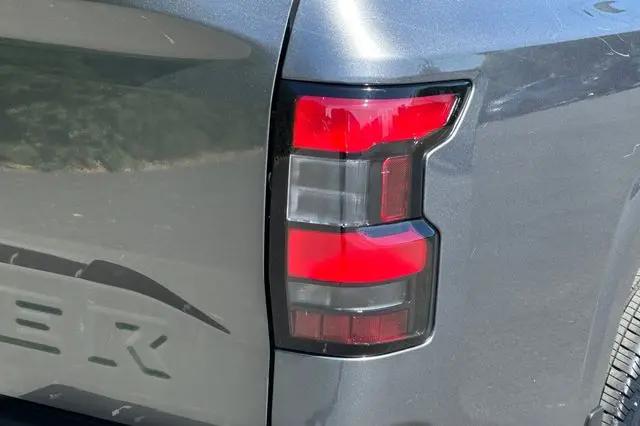 2025 Nissan Frontier King Cab SV 4x2