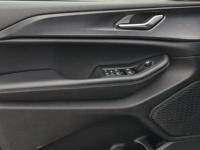2023 Jeep Grand Cherokee L Laredo 4x4