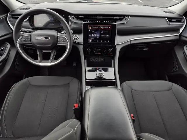 2023 Jeep Grand Cherokee L Laredo 4x4
