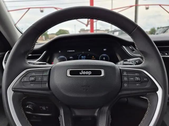 2023 Jeep Grand Cherokee L Laredo 4x4
