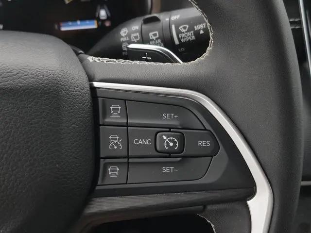 2023 Jeep Grand Cherokee L Laredo 4x4
