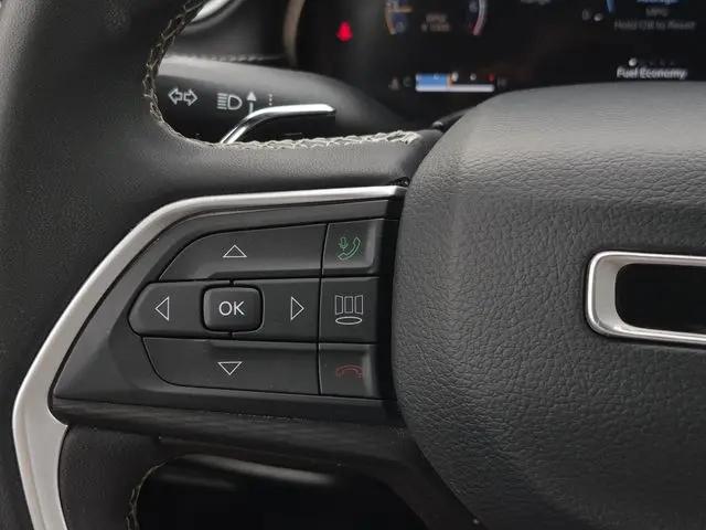 2023 Jeep Grand Cherokee L Laredo 4x4