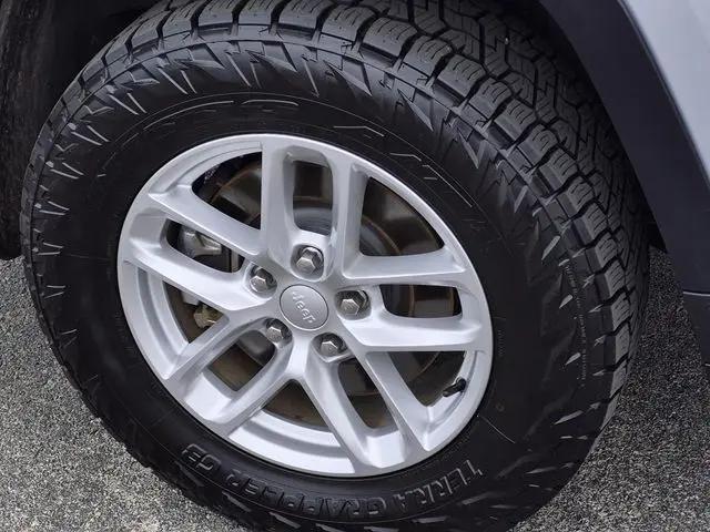2023 Jeep Grand Cherokee L Laredo 4x4