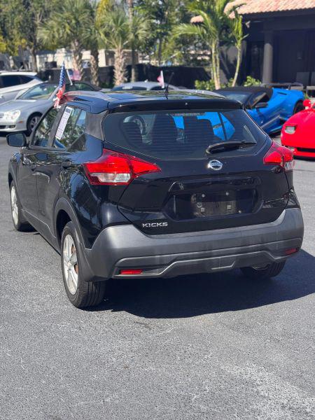 2019 Nissan Kicks S