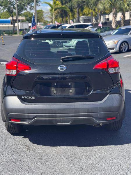 2019 Nissan Kicks S