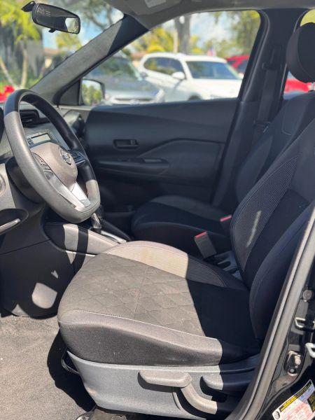 2019 Nissan Kicks S