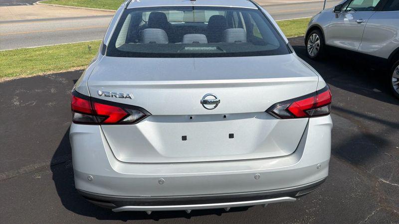 2020 Nissan Versa S Xtronic CVT