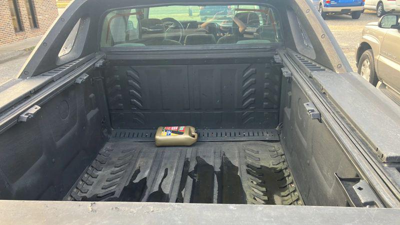 2005 Chevrolet Avalanche LS