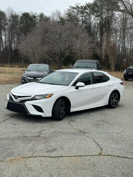 2019 Toyota Camry SE
