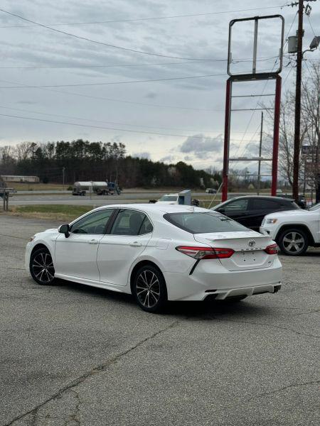 2019 Toyota Camry SE