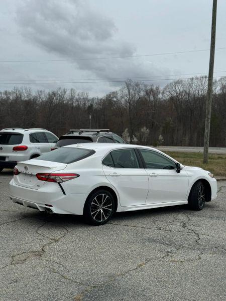 2019 Toyota Camry SE