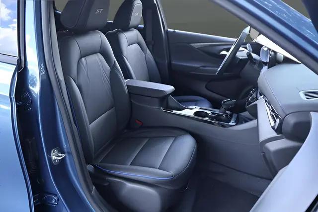 2026 Buick NV Sport Touring FWD