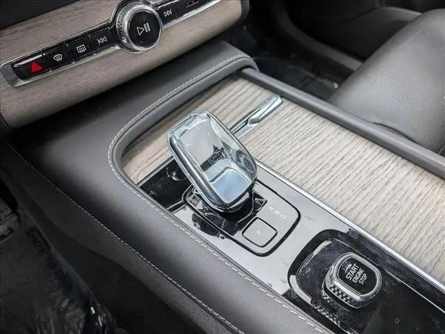 2024 Volvo XC90 Recharge T8 Ultimate 6-Seater