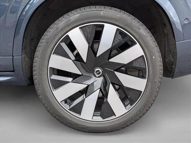 2024 Volvo XC90 Recharge T8 Ultimate 6-Seater